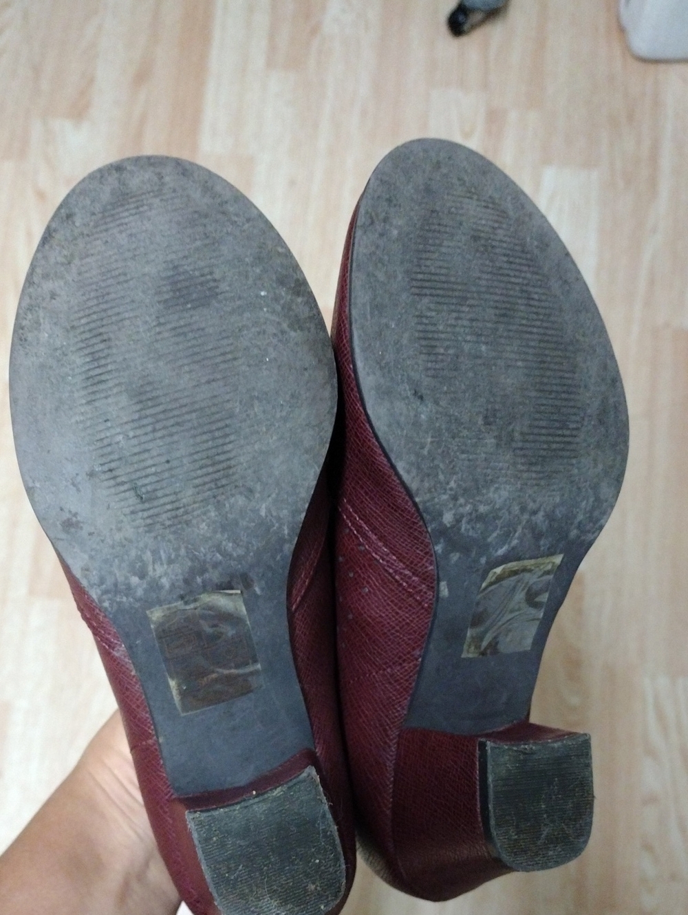 Women's Lace-Up Oxford Heels in Burgundy - Picture 6 of 6